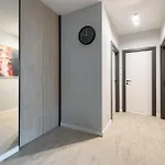 Апартаменти Rivus With Parking In By Renters *