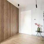Rivus With Parking In By Renters Гдиня
