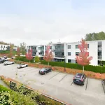 Rivus With Parking In By Renters Гдиня