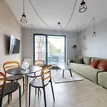 Rivus With Parking In By Renters Гдиня