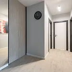 Rivus With Parking In By Renters Апартаменти *