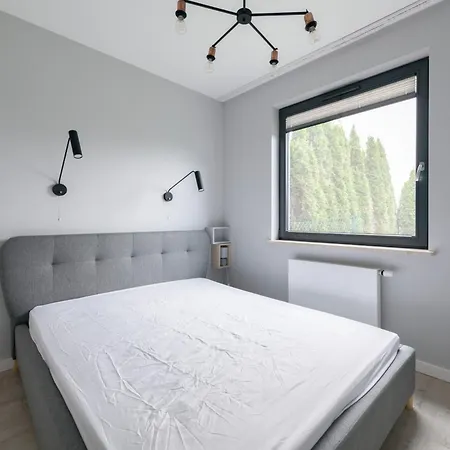 Rivus With Parking In By Renters *