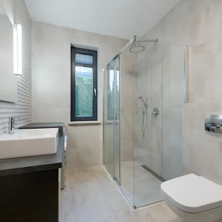 Rivus With Parking In By Renters * Gdynia