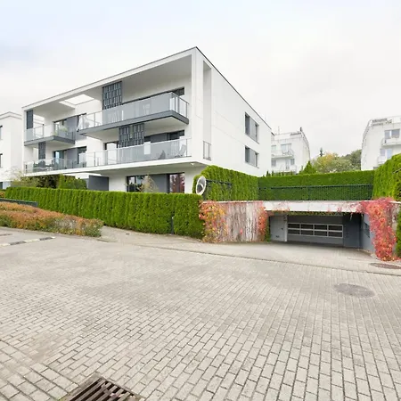 Rivus With Parking In By Renters