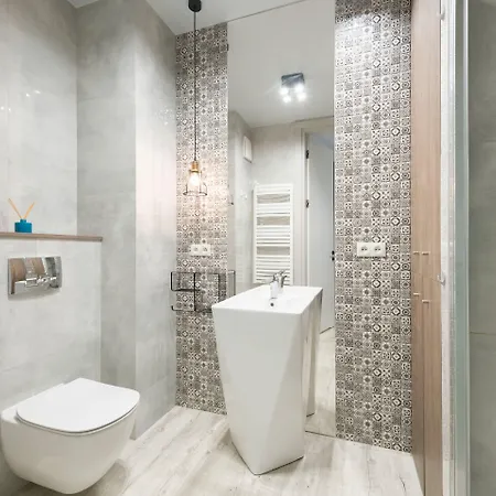 Rivus With Parking In By Renters *