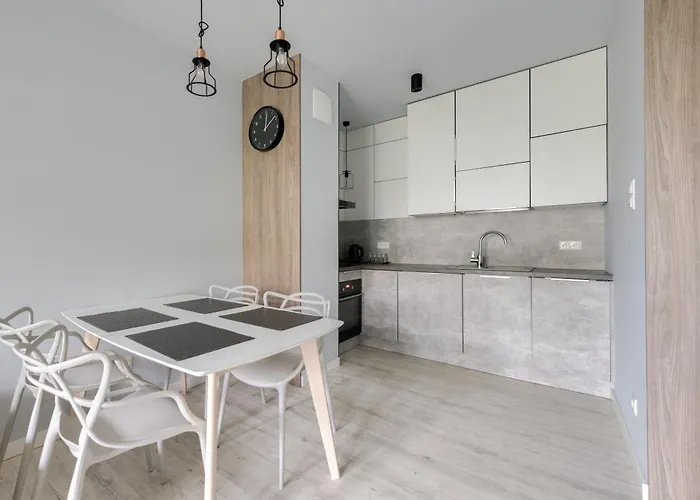 דירה Rivus With Parking In By Renters גדינייה