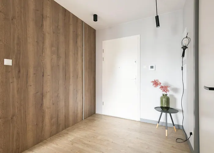 Rivus With Parking In By Renters Gdyně