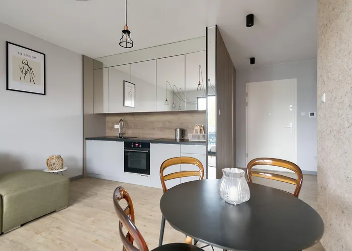 Rivus With Parking In By Renters דירה *