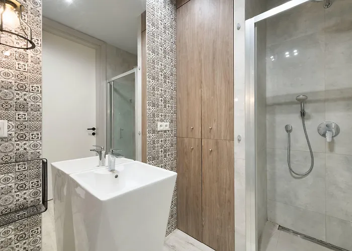 Rivus With Parking In By Renters גדינייה